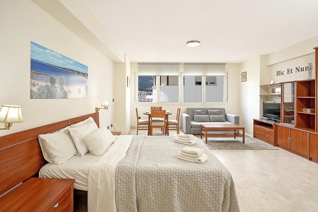Apartamento en 1ª línea de playa, Estepona Centro Exterior foto