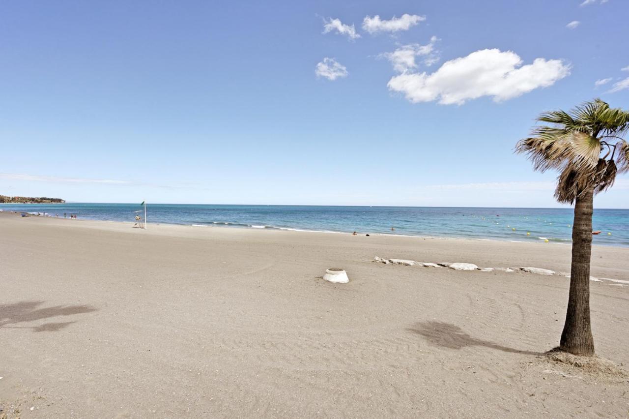 Apartamento en 1ª línea de playa, Estepona Centro Exterior foto
